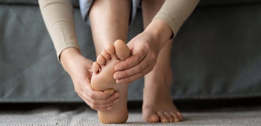 Fehlstellungen Hallux Kniebeschwerden