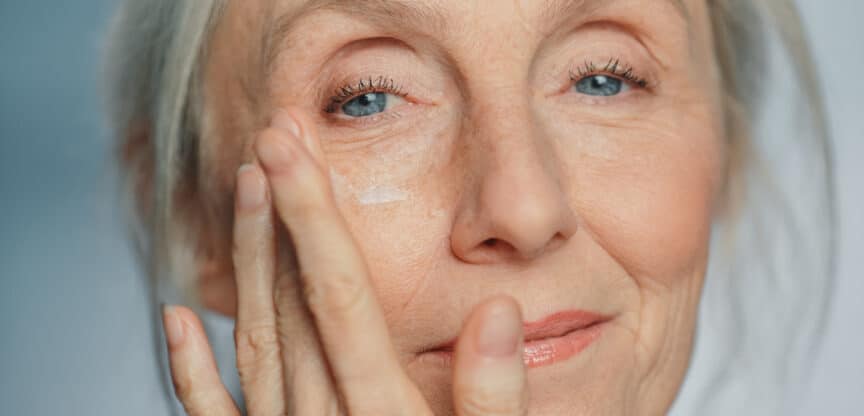 Hautpflege im Alter Schlupflieder Hängebäckchen Tränensäcke