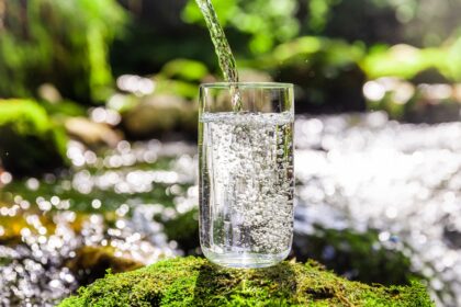 Wasser, Leistung, Konzentration, Schlaf, schönere Haut