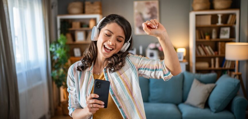 Kopfhörer, Dauerbeschallung, Stress, Schlafstörungen, Tinnitus, Hörminderung