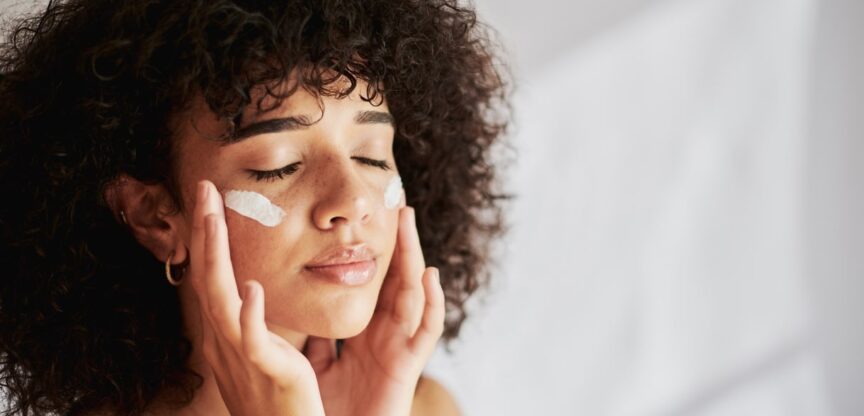Hautpflege-junge-Frau