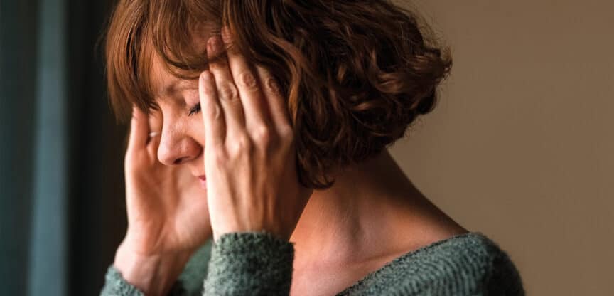 Frau-mit-Kopfscherzen