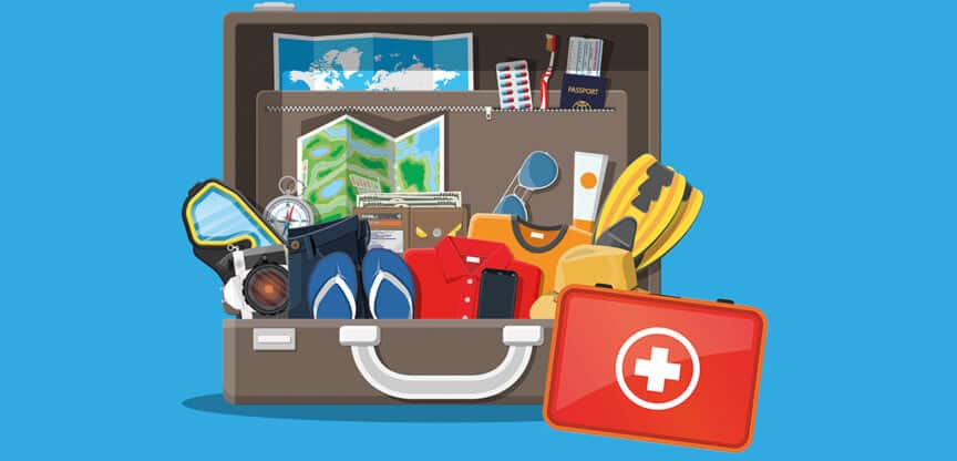Illustration eines offenen Koffers, der mit Reiseutensilien. Im Vordergrund steht ein roter Erste-Hilfe-Kasten.
