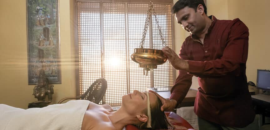 Ayurveda_Shirodhara_Stirnguss